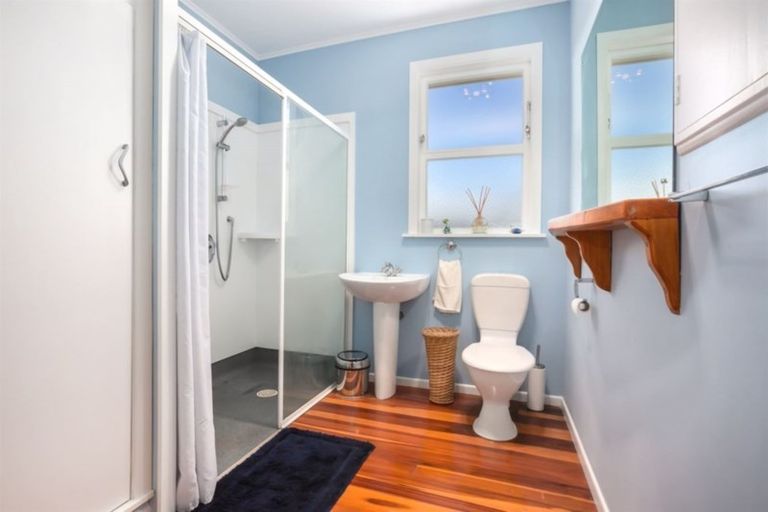 Photo of property in 4 Taupo Crescent, Plimmerton, Porirua, 5026
