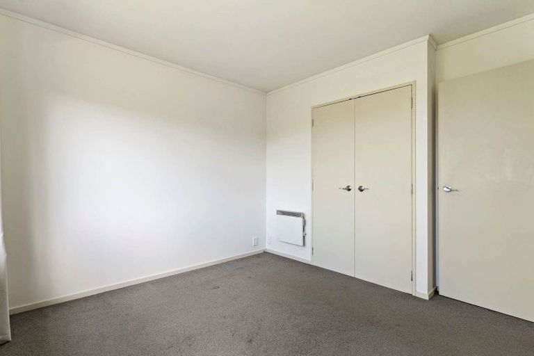 Photo of property in 899a East Coast Road, Northcross, Auckland, 0632