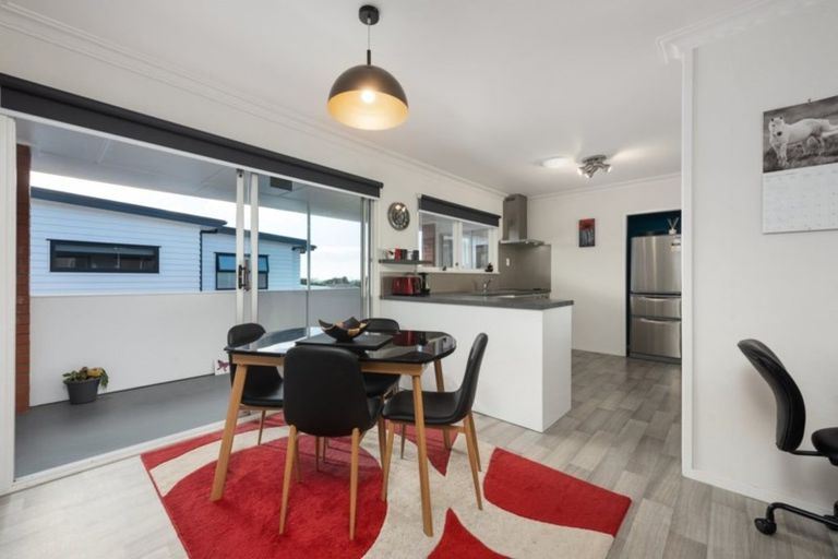 Photo of property in 121 Bellevue Road, Brookfield, Tauranga, 3110