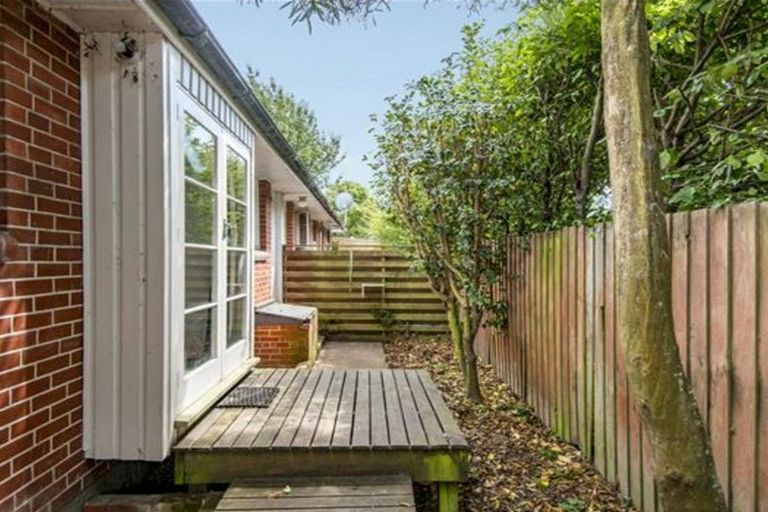 Photo of property in 2/46 Clyde Road, Ilam, Christchurch, 8041