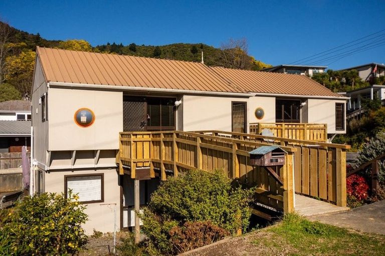 Photo of property in 60a Waikawa Road, Picton, 7220