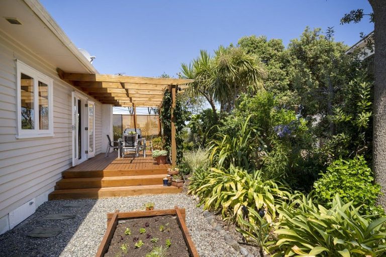 Photo of property in 48 Toi Street, Otaki Beach, Otaki, 5512