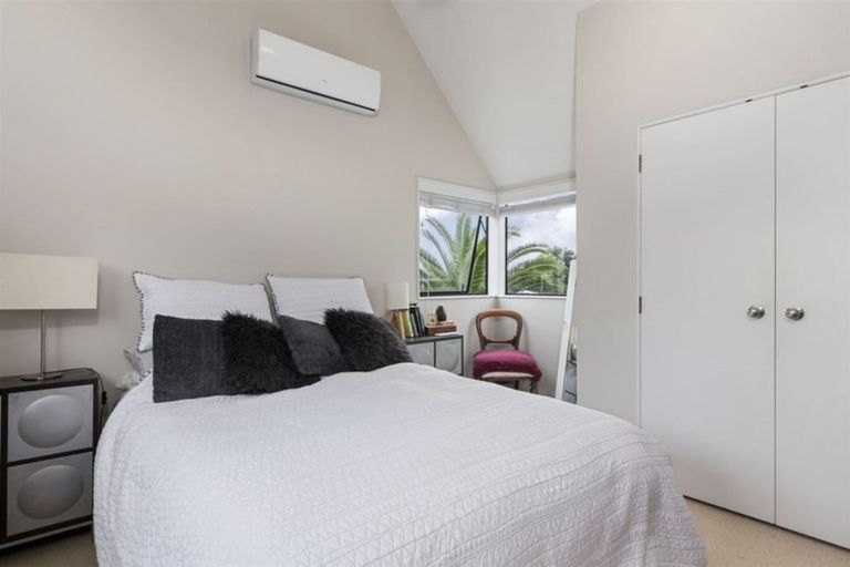 Photo of property in 2/24 Aramoana Avenue, Devonport, Auckland, 0624