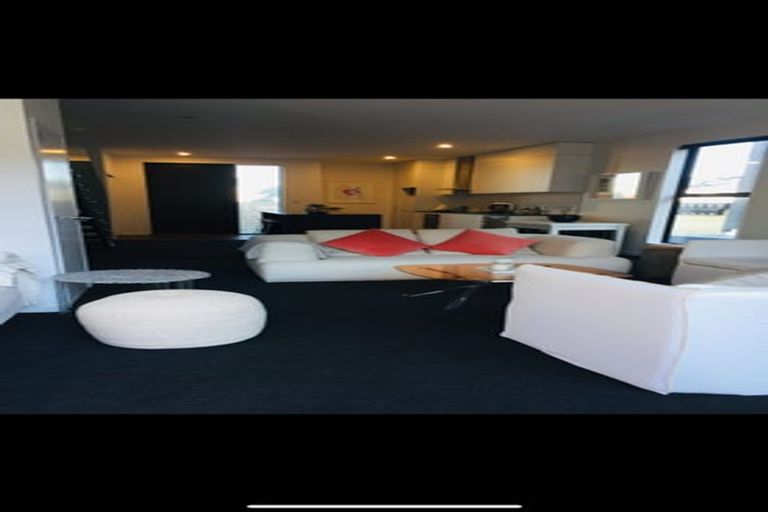 Photo of property in 2/20 Trent Street, Island Bay, Wellington, 6023