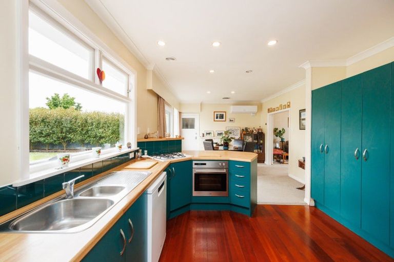 Photo of property in 9 Parata Street, Hokowhitu, Palmerston North, 4410