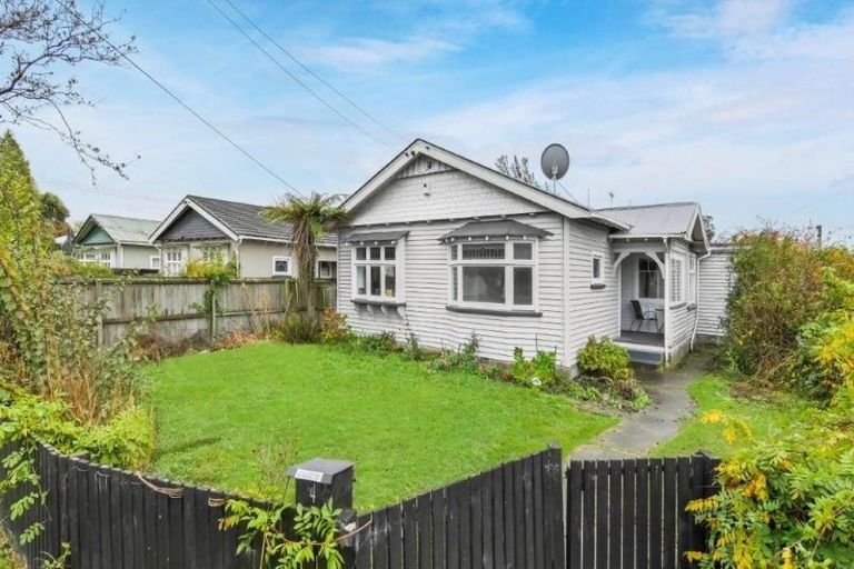 Photo of property in 4 Lionel Street, Avonside, Christchurch, 8061