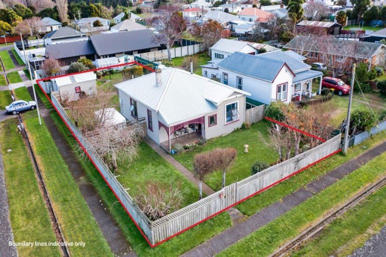 Photo of property in 1 Campbell Street, Hawera, 4610