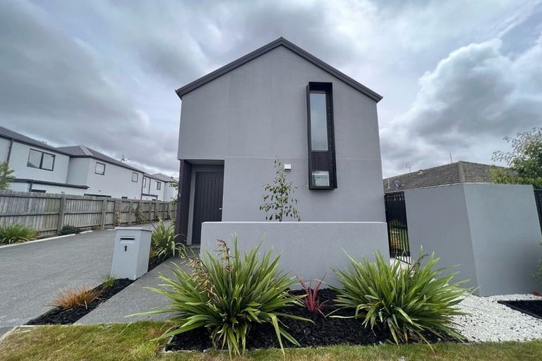 Photo of property in 1/23 Hills Road, Edgeware, Christchurch, 8013