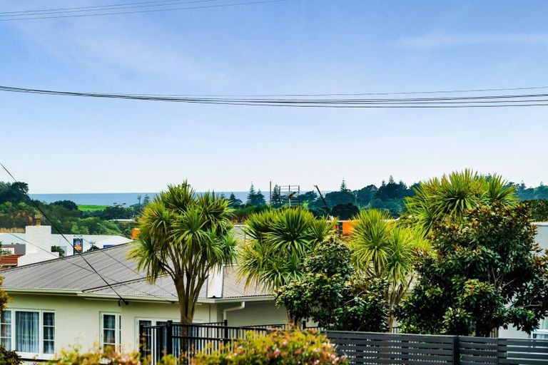 Photo of property in 16 Alberta Road, Glen Avon, New Plymouth, 4312