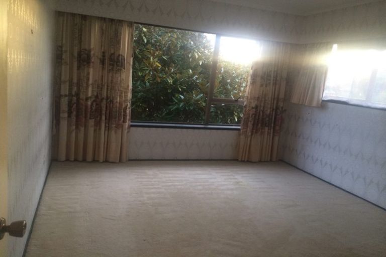 Photo of property in 1/533 Beach Road, Murrays Bay, Auckland, 0630