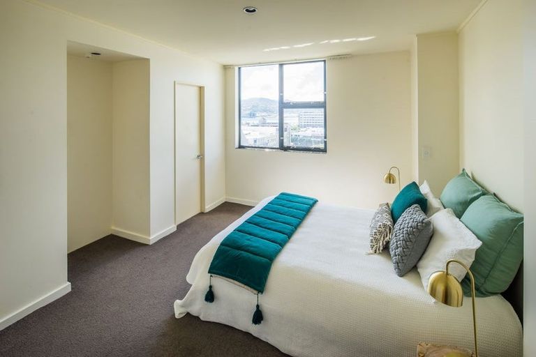 Photo of property in 17 Kent Terrace - Kent Apartments, 7e/16 Kent Terrace, Mount Victoria, Wellington, 6011