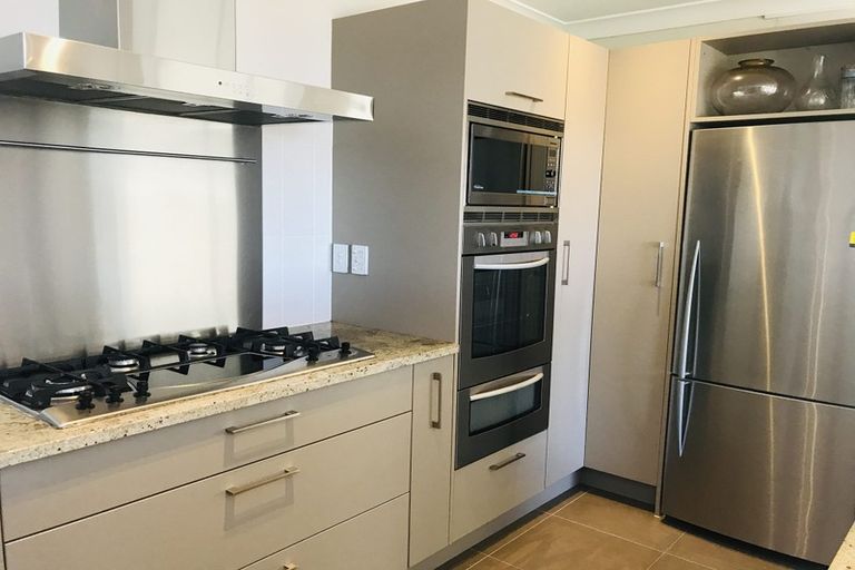 Photo of property in 23a Bournemouth Terrace, Murrays Bay, Auckland, 0630