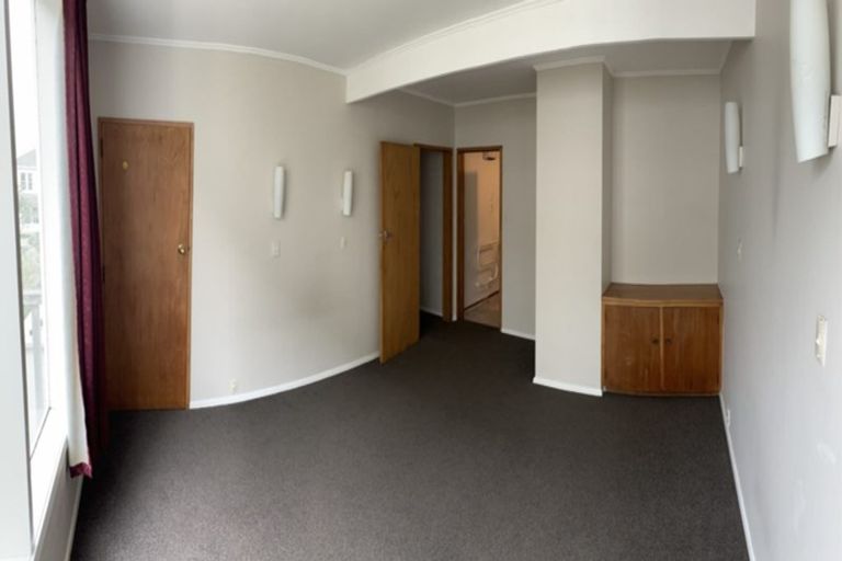 Photo of property in 34 Grove Road, Kelburn, Wellington, 6012