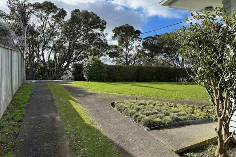 Photo of property in 21 Monarch Avenue, Hillcrest, Auckland, 0627