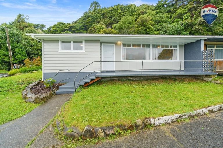 Photo of property in 1/4 Faris Crescent, Wainuiomata, Lower Hutt, 5014