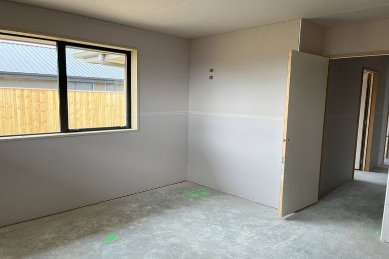 Photo of property in 17 Henshaw Street, Woodend, 7610