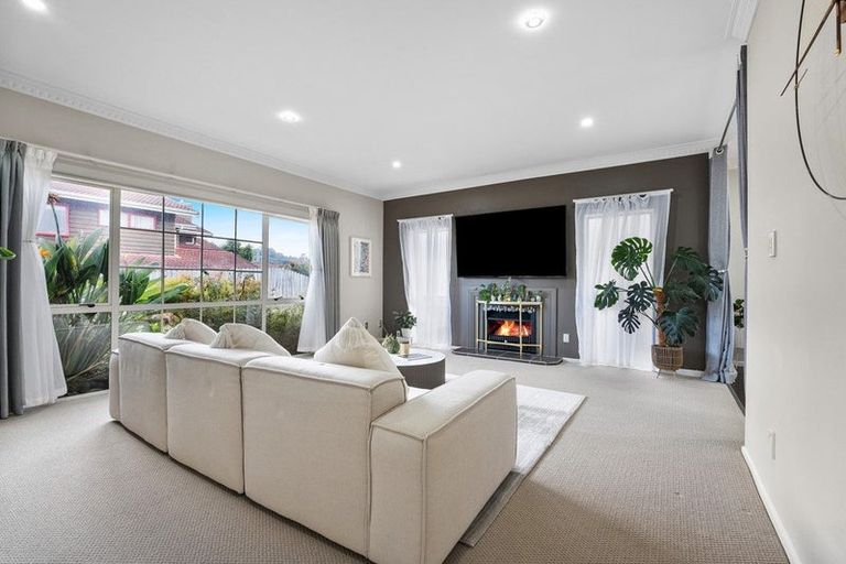 Photo of property in 8 Cuthill Close, Albany, Auckland, 0632