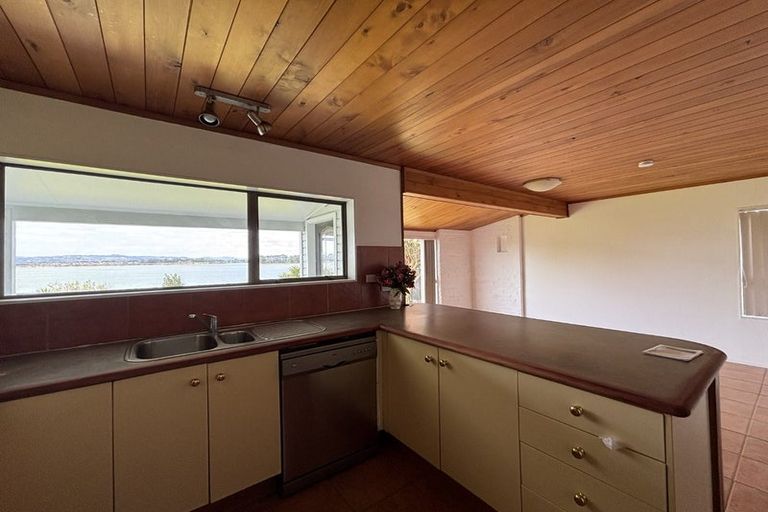 Photo of property in 96 Carnoustie Drive, Wattle Downs, Auckland, 2103