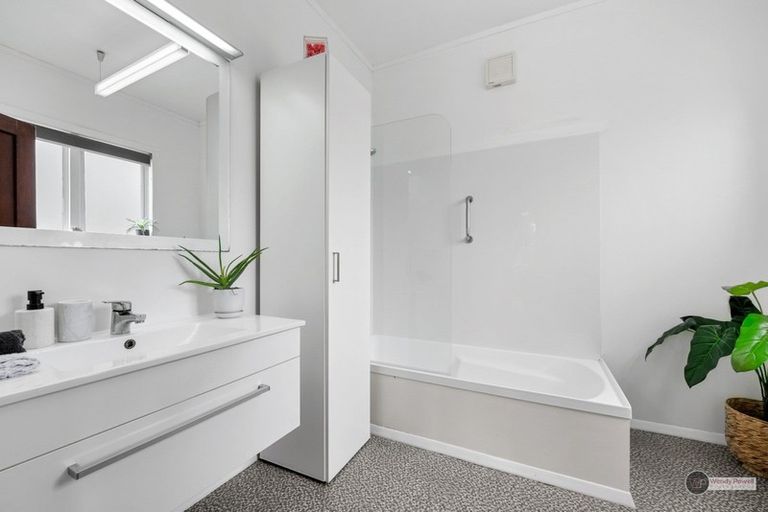 Photo of property in 1/68 Norton Park Avenue, Fairfield, Lower Hutt, 5011