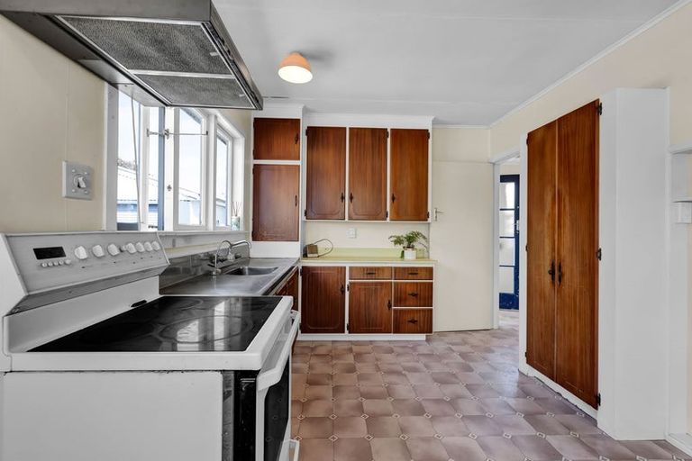 Photo of property in 5 Ranfurly Street, Frankleigh Park, New Plymouth, 4310