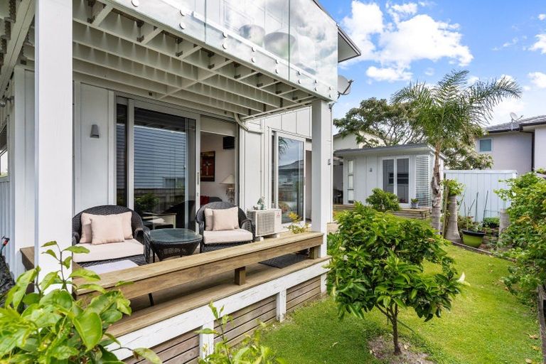 Photo of property in 202 Bond Street, Whangamata, 3620