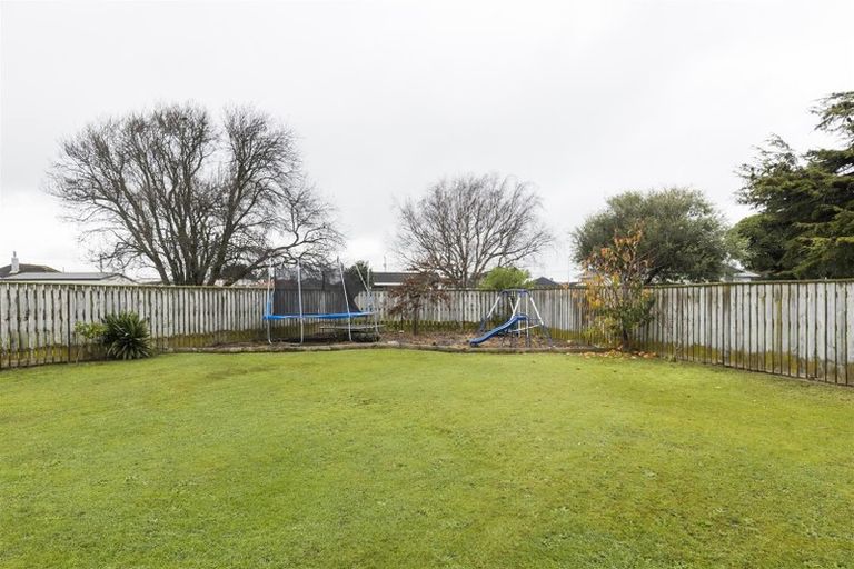 Photo of property in 9 Holland Crescent, Bulls, 4818