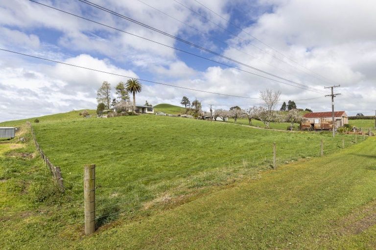 Photo of property in 614 Lincoln Road, Everett Park, Inglewood, 4389