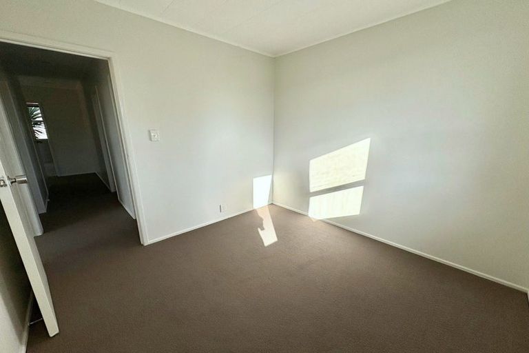 Photo of property in 1 Hywell Place, Manurewa, Auckland, 2102