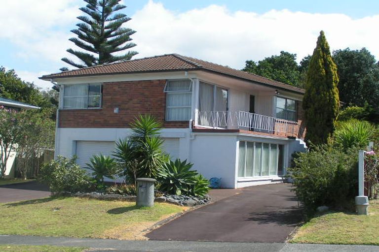 Photo of property in 8 Ravenwood Drive, Forrest Hill, Auckland, 0620