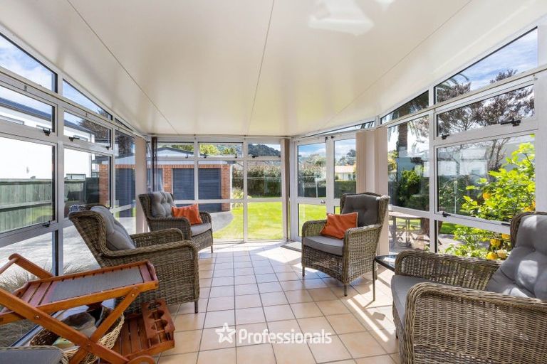 Photo of property in 34 Oxford Crescent, Ebdentown, Upper Hutt, 5018