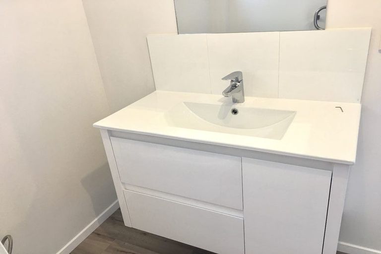 Photo of property in 87 Stapleford Crescent, Browns Bay, Auckland, 0630