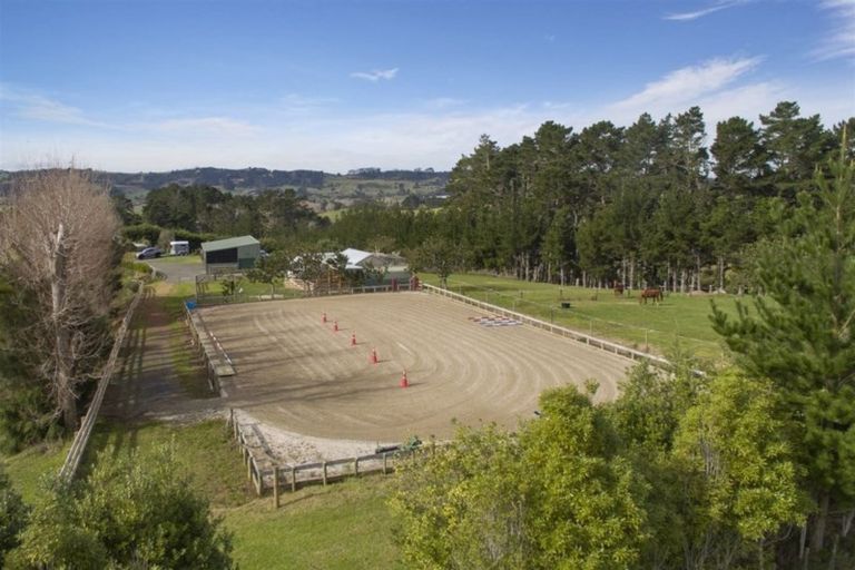 Photo of property in 93 James Mackie Road, Helensville, 0875