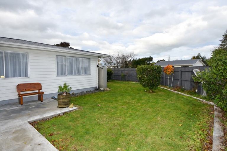 Photo of property in 76 Victoria Street, Carterton, 5713