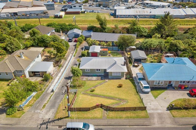 Photo of property in 67 Bell Street, Tawa, Wellington, 5028