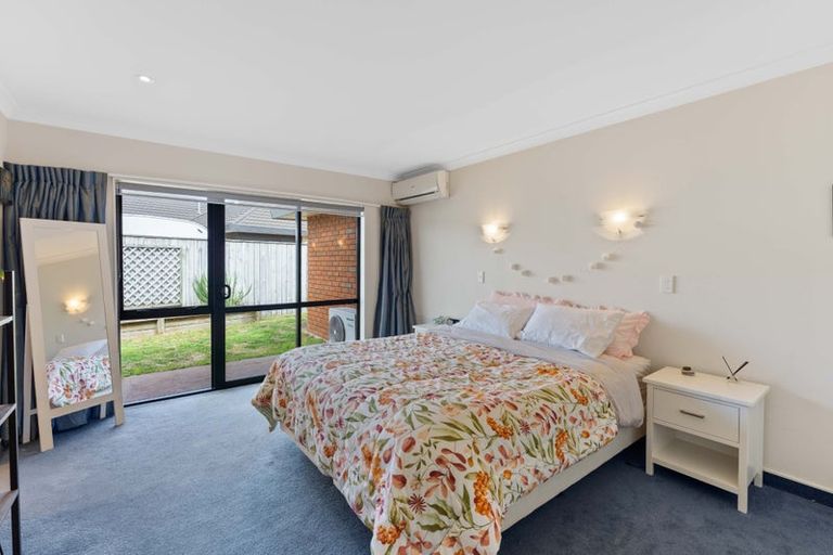 Photo of property in 96 Guildford Drive, Paraparaumu Beach, Paraparaumu, 5032