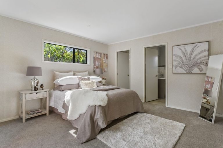 Photo of property in 17 Channing Crescent, Botany Downs, Auckland, 2010