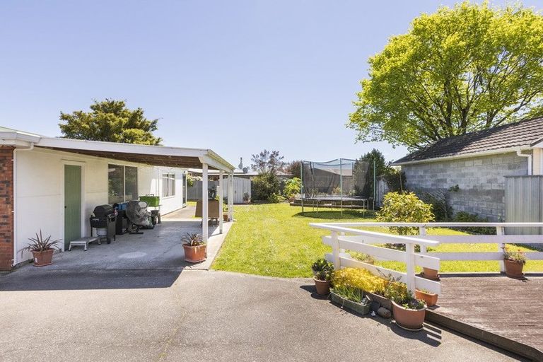 Photo of property in 21 Lockhart Avenue, Milson, Palmerston North, 4414
