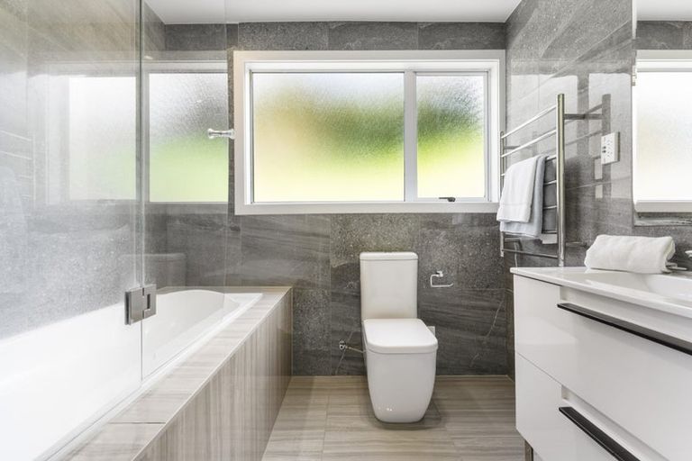 Photo of property in 9 Keldale Place, Forrest Hill, Auckland, 0620