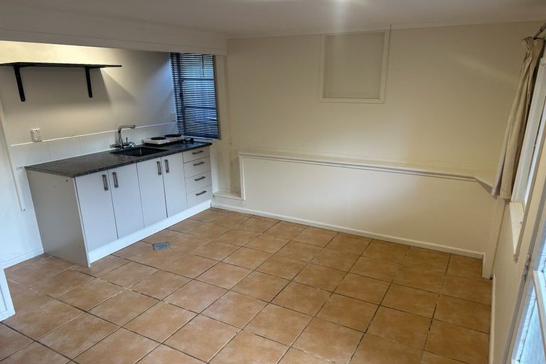 Photo of property in 26 Valley View Road, Glenfield, Auckland, 0629
