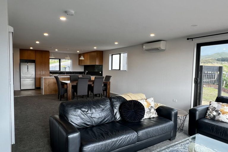 Photo of property in 14 Bee Lane, Whitby, Porirua, 5024