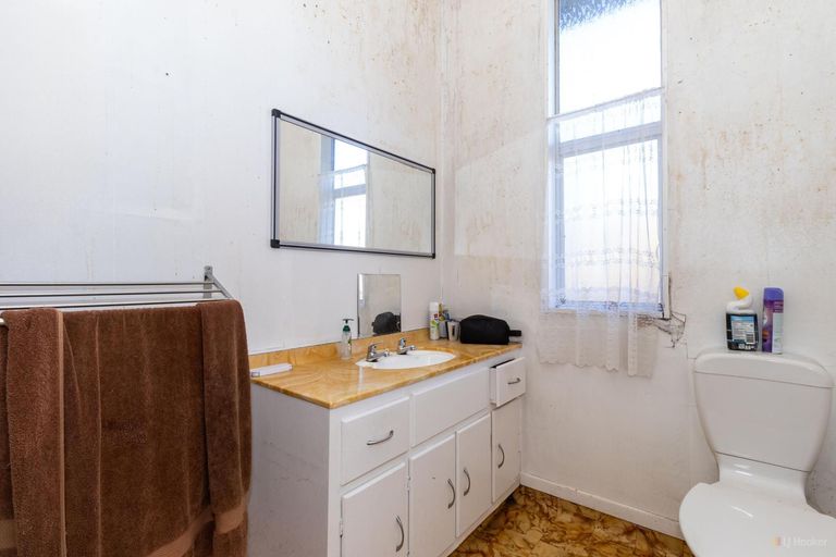 Photo of property in 1 Clifton Terrace, West End, Timaru, 7910