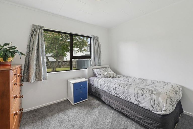 Photo of property in 43 Matthew Place, Kawaha Point, Rotorua, 3010