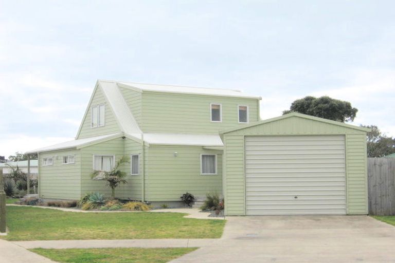 Photo of property in 11 Pipi Dune, Whitianga, 3510