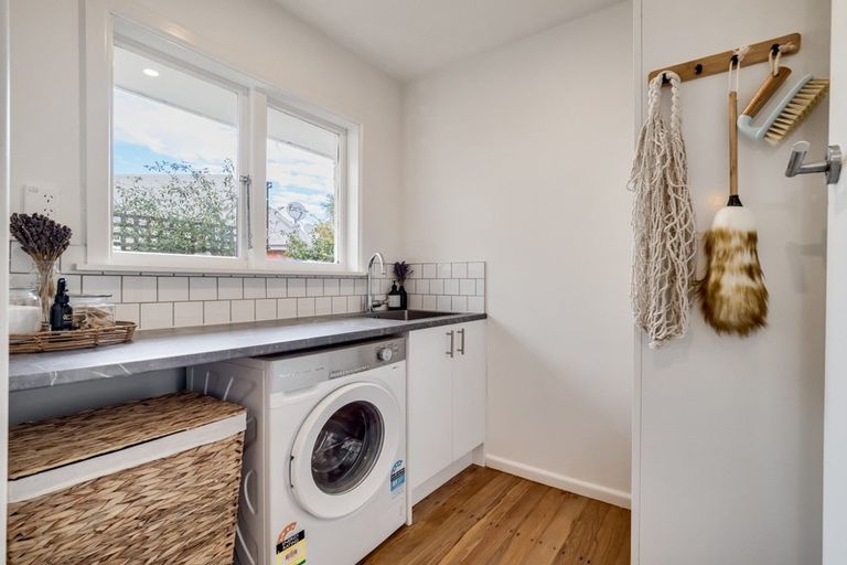 Photo of property in 145 Avonhead Road, Avonhead, Christchurch, 8042