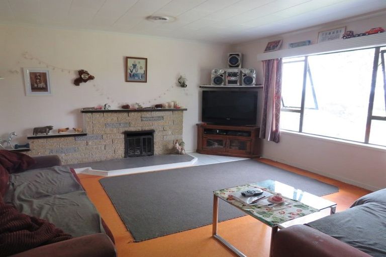 Photo of property in 244 Tinopai Road, Matakohe, 0593