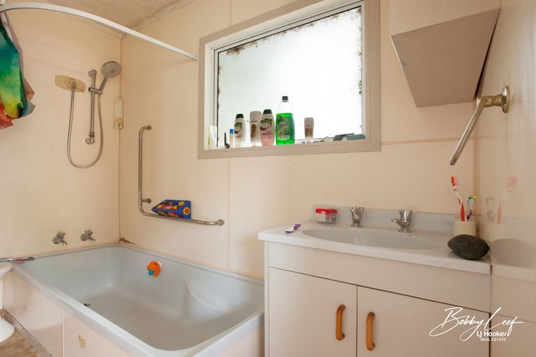 Photo of property in 10 Paradise Road, Coopers Beach, 0420