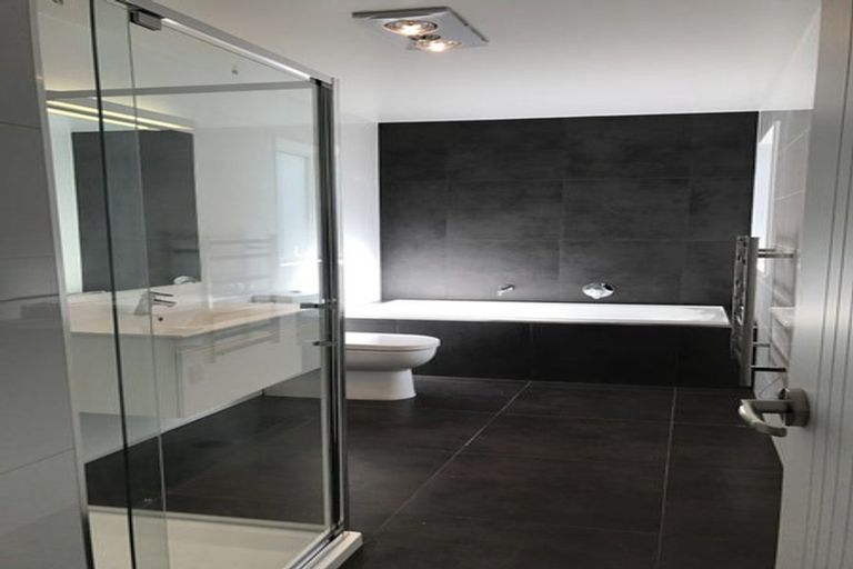 Photo of property in 18 Colonial Drive, Silverdale, 0932