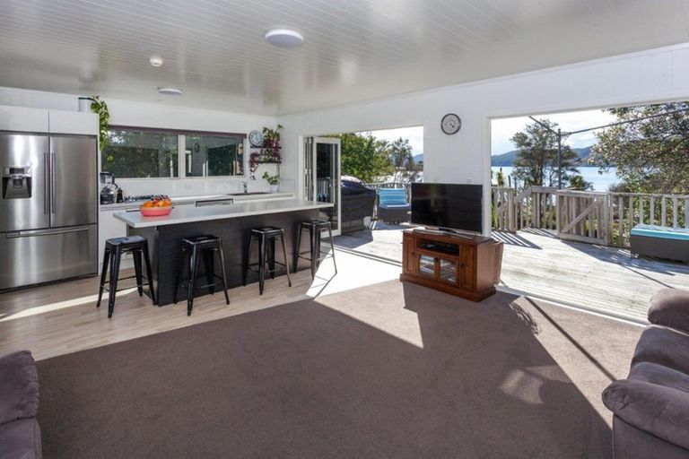 Photo of property in 106 Tukere Drive, Whangamata, 3620