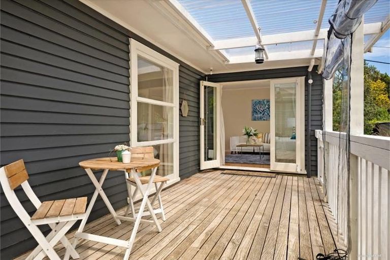 Photo of property in 12 Killarney Avenue, Torbay, Auckland, 0630