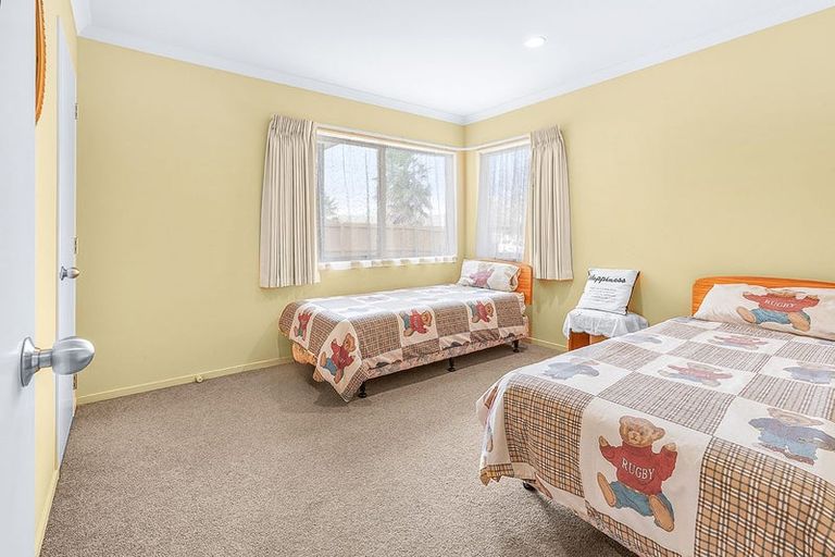 Photo of property in 8 Ashgrove Court, Hamilton East, Hamilton, 3216